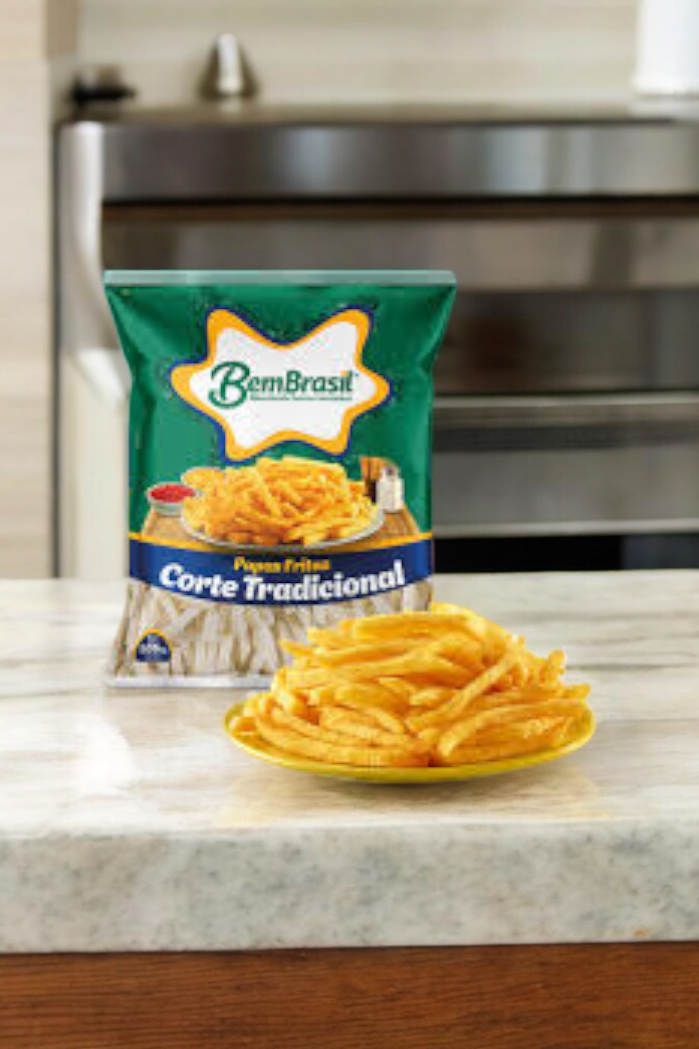 Ya sea que busques deleitar a tus clientes en un restaurante o sorprender a tu familia en casa, las papas congeladas Bem Brasil son la elección perfecta. Explora nuestra variedad de productos y descubre por qué somos la marca preferida por los amantes de las papas fritas en Brasil y ahora en Argentina. Contáctanos hoy para conocer más sobre nuestra línea de productos y cómo podemos llevar el sabor de Bem Brasil a tu negocio o hogar. ¡Juntos, hacemos que cada comida sea una experiencia inolvidable!